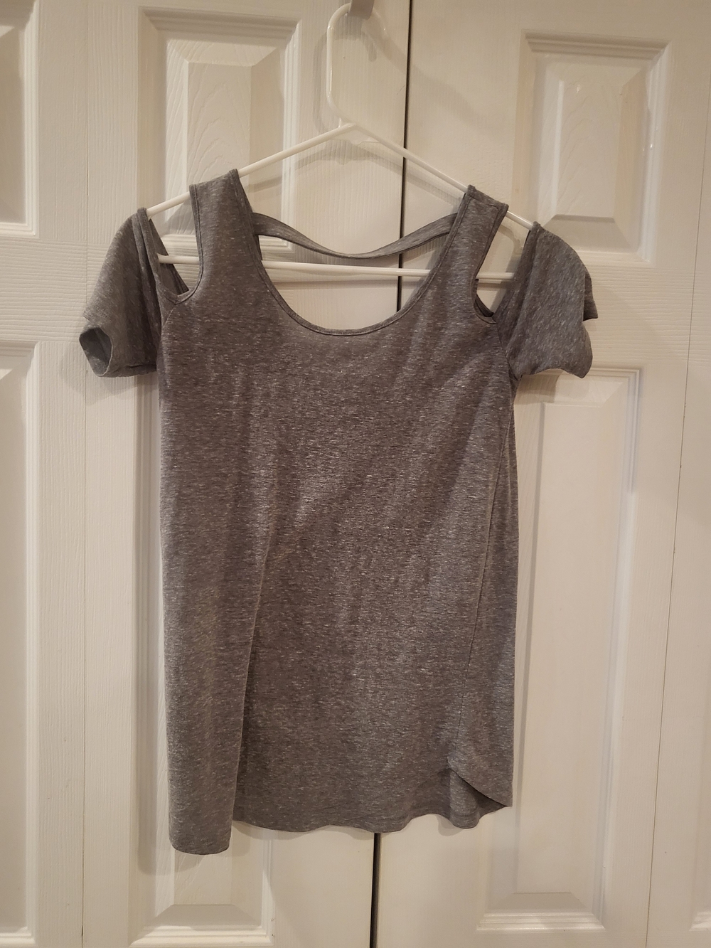 Gray Cold-Shoulder Scoop Neck Women's Tee